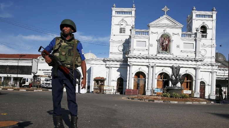 Lebih dari 6 Ribu Tentara Sri Lanka Dikerahkan Buru Tersangka Bom Paskah Lebih dari 6 Ribu Tentara Sri Lanka Dikerahkan Buru Tersangka Bom Paskah