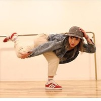 Meskipun Ayumi mengaku bahwa dirinya masih pemalu, hal itu tak mengubah fakta bahwa menari membantunya mencapai hal-hal besar. Ia adalah wanita pertama yang diundang untuk bergabung dalam Battle 1v1, kompetisi pertarungan breakdance internasional tahunan. Foto: Instagram/@ayumi_bodycarnival