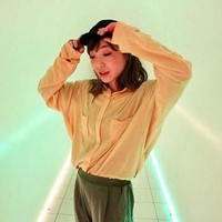 Pada siang hari Ayumi Fukushima menjalani rutinitas biasa sebagai guru dan berinteraksi dengan anak-anak muridnya. Namun di malam hari dan pada waktu weekend dirinya menjelma menjadi seorang penari profesional. Foto: Instagram/@ayumi_bodycarnival