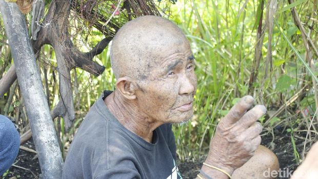 Kisah Kakek Sebatang Kara Huni Semak Belukar di Bandung Barat