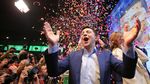 Ini Volodymyr Zelensky, Pelawak yang Kalahkan Petahana di Pilpres Ukraina