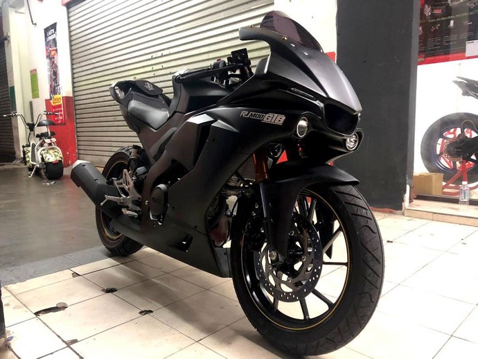 Yamaha R15 Berbaju Moge R1M Yamaha R15 Berbaju Moge R1M