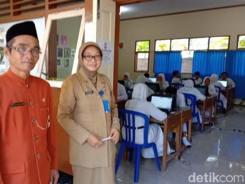 84 Lembaga Pendidikan SMP di Kabupaten Malang Menumpang UNBK 84 Lembaga Pendidikan SMP di Kabupaten Malang Menumpang UNBK