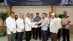 NasionalRe Berangkatkan Mitra Bisnis Umroh