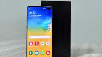 Tidak ketinggalan Galaxy S10+ ini punya fitur ultrasonic fingerprint di layar. Foto: Adi Fida Rahman/detikINET