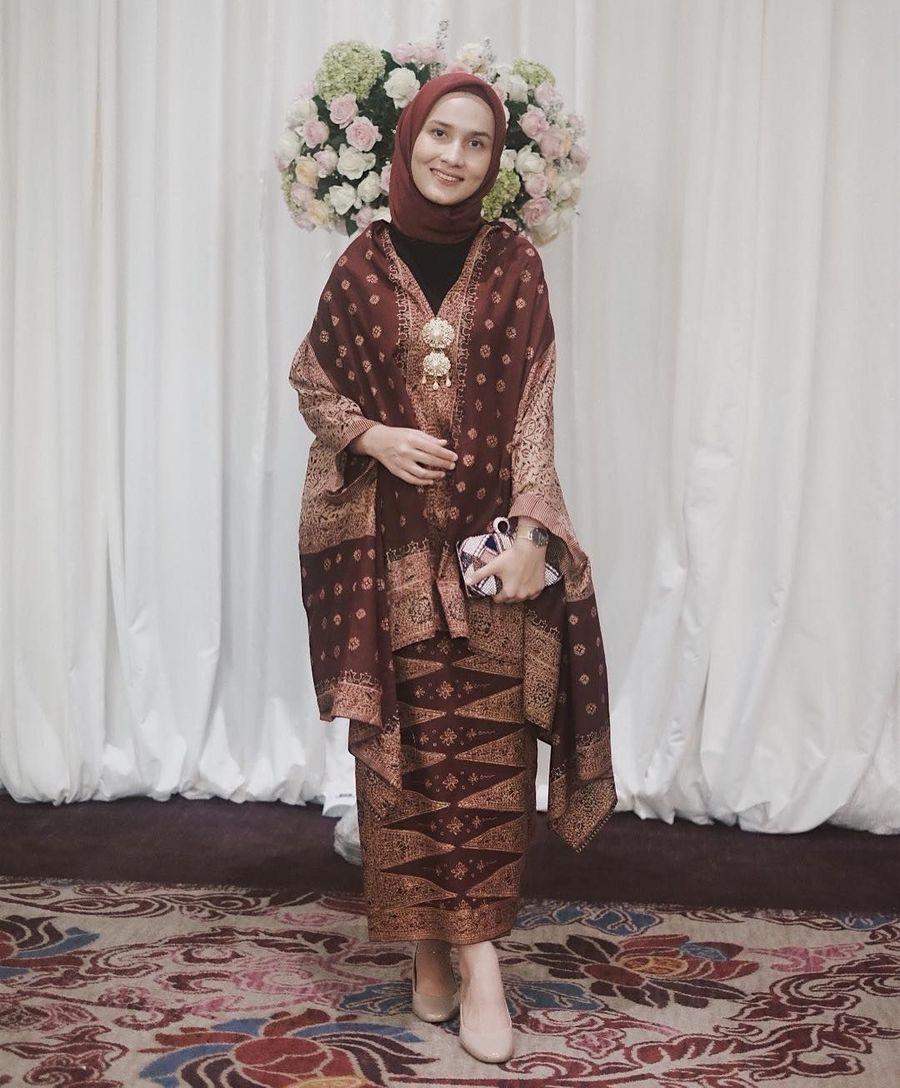 Inspirasi Padu Padan Kebaya Dan Hijab Model Terbaru 2019