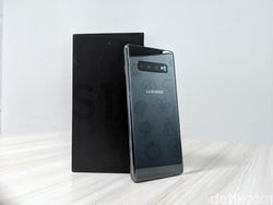 Unboxing Samsung Galaxy S10+ Termahal