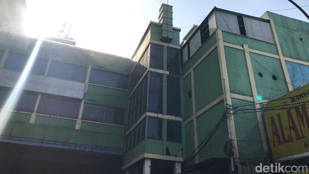 Asap Tipis Masih Terlihat di Blok C Tanah Abang yang Terbakar
