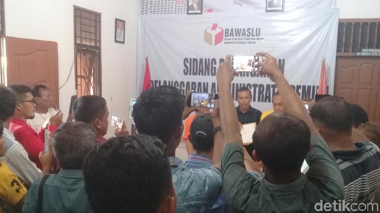 KPU Tapanuli Tengah Tindak Lanjuti Rekomendasi Bawaslu soal PSU KPU Tapanuli Tengah Tindak Lanjuti Rekomendasi Bawaslu soal PSU