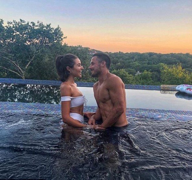 Danny juga mengkritik Olivia dengan menyebut sang mantan suka mencari perhatian di internet hanya untuk menghasilkan uang. Bagi saya, itu sulit dimengerti karena saya tidak begitu tertarik dengan harga yang harus ditebus demi sebuah ketenaran. Saya memilih bermain football dan itu lebih terhormat, kata mantan pemain New England Patriots itu. Foto: Instagram