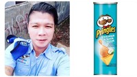 Berfoto dengan dandanan kemeja biru salah satu parpol. Sama dengan cheddar and sour cream. Foto: Twitter @MISSARAP