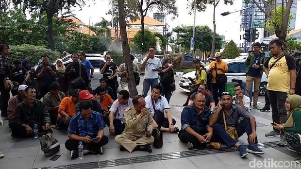 Massa meminta penghitungan ulang