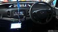 Penampakan bagian dalam mobil BYD e6 yang digunakan taksi reguler Bluebird.