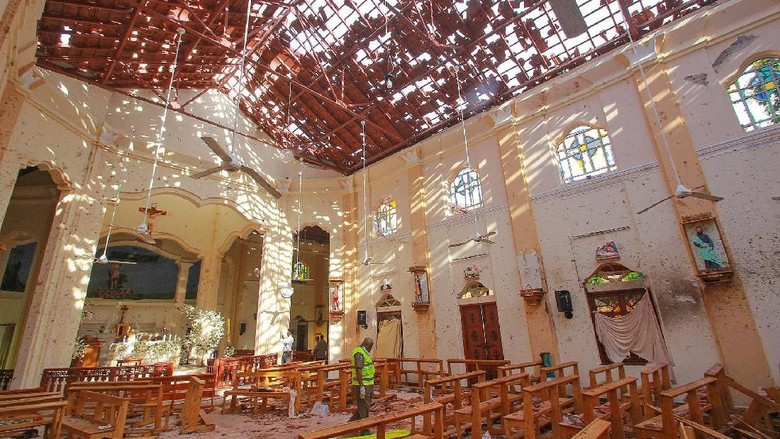 Hampir 60 Orang Ditangkap Usai Serangan Bom Paskah di Sri Lanka Hampir 60 Orang Ditangkap Usai Serangan Bom Paskah di Sri Lanka