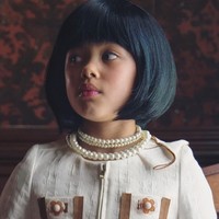 Sejumlah selebriti Instagram (selebgram) meraup popularitas karena lihai meniru gaya artis. Tak semuanya serius, justru mereka mengedepankan humor dalam penampilannya. Salah satunya adalah Riley Dashwoos, gadis kecil berusia sembilan tahun. Foto: Instagram/RileyDiary