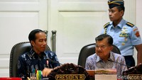 Presiden Joko Widodo (Jokowi) siang ini kembali mengumpulkan menteri kabinet kerja untuk melaksanakan rapat terbatas (ratas) di Kantor Presiden, Jakarta, Senin (22/4/2019).