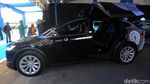 Melihat Tesla X 75D, Taksi Mewah Silverbird