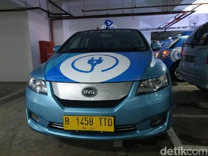 Soal Pepres Kendaraan Listrik, Luhut: Kita Harapkan Bulan Depan