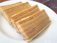 Moist: Ngemil Lapis Legit Homemade Enak Seharga Rp 45.000 per Loyang