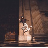 Ayumi menjadi pribadi yang sama sekali berbeda saat mulai breakdance, yakni sejenis gaya tari jalanan yang muncul sebagai bagian dari gerakan hip hop. Guru yang berasal dari Jepang ini menjadi lebih kompetitif saat dirinya berada di lantai tari dan mengejutkan banyak orang dengan gerakan tariannya yang apik. Foto: Instagram/@ayumi_bodycarnival