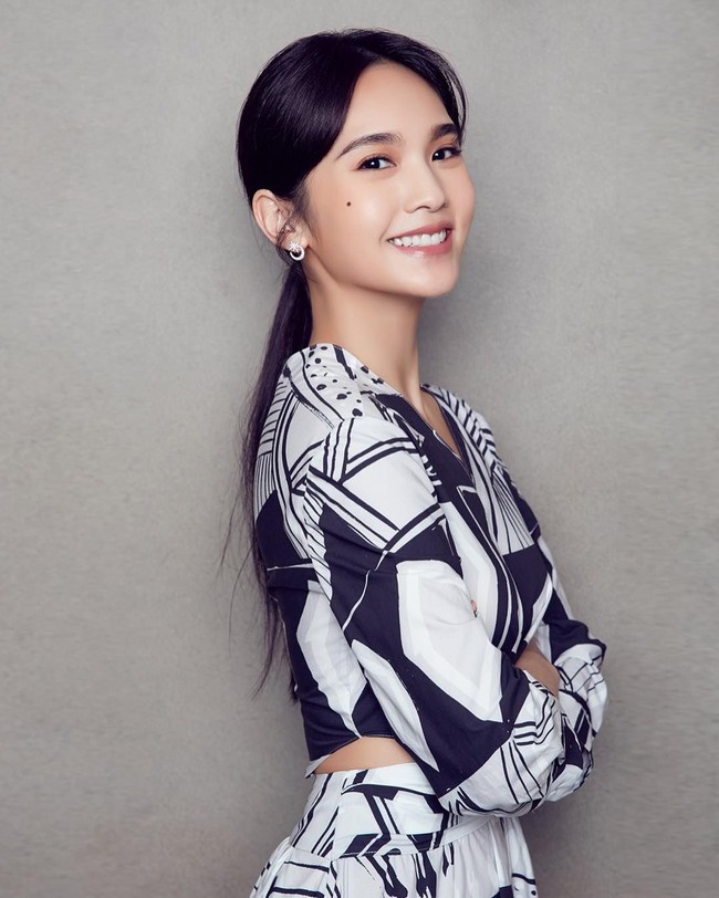 Rainie Yang jadi salah satu aktris favorit di Taiwan. Wanita yang bermain dalam serial Meteor Garden tersebut punya wajah yang imut di usianya yang ke-34 tahun. Foto: Instagram @rainie77