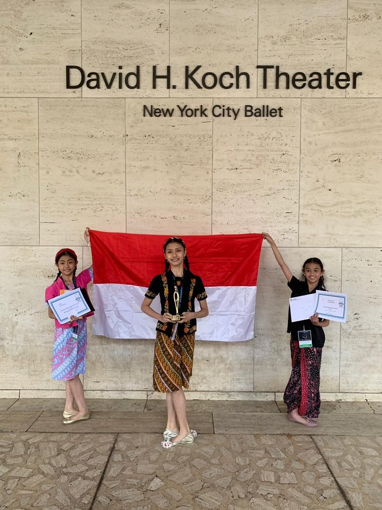Keren! Balerina Indonesia Kembali Juarai Kompetisi Dunia di New York Keren! Balerina Indonesia Kembali Juarai Kompetisi Dunia di New York