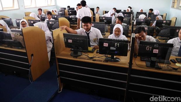 Ilustrasi siswa mengikuti UNBK / 