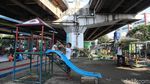 Unik, RPTRA Ini Berlokasi Di Bawah Kolong Tol Lho