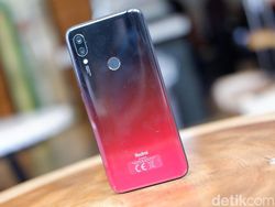 Unboxing Redmi 7, Ponsel Entry Level Rp 1,5 Jutaan