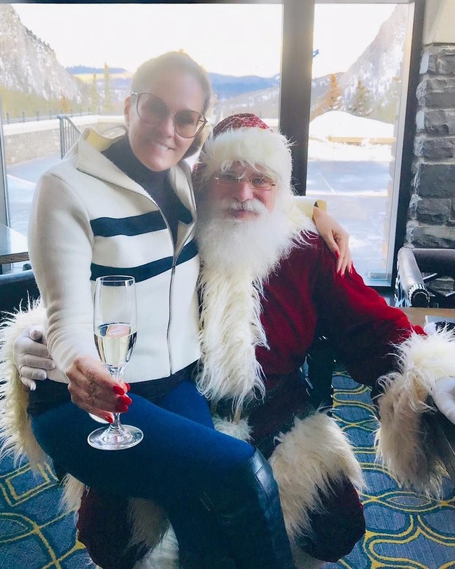  Gweneth sudah mengunjungi banyak tempat mulai dari Las Vegas, Meksiko, Bali, hingga St Tropez. Semua perjalanan tersebut tentu disponsori oleh sang kekasih yang merupakan orang-orang kaya. Foto: Instagram