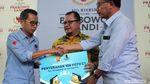 Ruang Sandi Serahkan Ribuan Foto C1 ke BPN Prabowo-Sandiaga