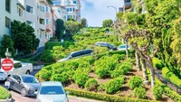 Lombard Street berada di kawasan Russian Hill di San Francisco. Meski jalan itu sendiri cukup panjang, bagian yang terkenal adalah blok antara Jalan Hyde dan Leavenworth (iStock)