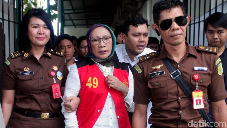 Ratna Sarumpaet: Ahli Bahasa Agak Ngawur, Ahli Digital Nggak Banget Ratna Sarumpaet: Ahli Bahasa Agak Ngawur, Ahli Digital Nggak Banget