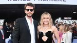 Wajah Bahagia Miley Cyrus dan Liam Hemsworth di Red Carpet Endgame