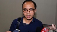 Kedatangan Yunarto Wijaya untuk melaporkan sejumlah akun media sosial yang diduga menyebarkan chat palsu mengatasnamakan dirinya.