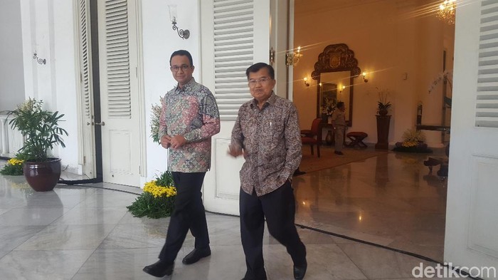 Wapres Jusuf Kalla (JK) bersama Gubernur DKI Jakarta Anies Baswedan di Balai Kota, Selasa (23/4/2019)