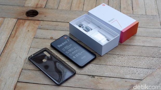 Redmi 7, Ponsel Murah Fitur Menengah