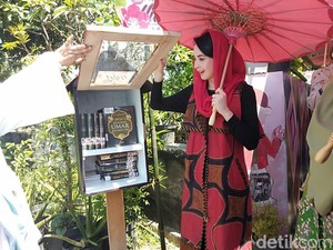 Arumi dan Olga Lydia Terkesan dengan Kampung Literasi Sidoarjo