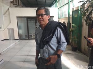 Bareskrim Panggil Rocky Gerung di Kasus Dugaan Sebar Hoax Picu Onar Hari Ini