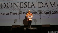 Ical menyampaikan sambutannya.