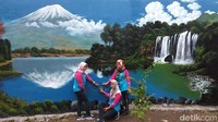 Tiket masuk ke Tirta Kebon nDelik, untuk orang dewasa sebesar Rp 10 ribu dan anak-anak Rp 5 ribu. Ada banyak spot foto-foto yang menarik (Eko Susanto/detikTravel)
