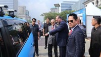 Mobil otonom Proton Exora ini sudah dilengkapi berbagai perangkat kendaraan otonom, seperti kamera di berbagai sisi, radar, dan sensor LIDAR untuk mendeteksi lingkungan di sekitar. Disebutkan bahwa teknologi ini terhubung dengan sistem dari eMooVit Technology - Startup yang fokus kepada teknologi otonom yang berbasis di Singapura.  Foto: Pool (Paultan)