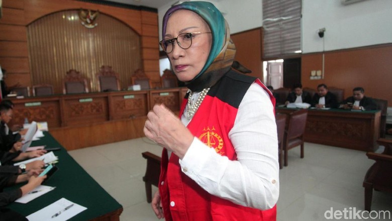 Ahli di Sidang Ratna Bicara Pengaruh Dunia Maya ke Kehidupan Nyata Ahli di Sidang Ratna Bicara Pengaruh Dunia Maya ke Kehidupan Nyata