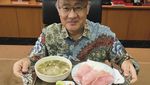 Potret Seru Gaya Kulineran Dubes Jepang yang Hobi Cicip Makanan Indonesia