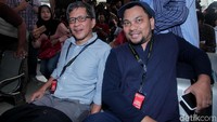 Jaksa menyebut Rocky Gerung dan Tompi sudah dipanggil menjadi saksi dua kali, termasuk hari ini. Namun keduanya belum dapat hadir dalam persidangan. Menurut Daroe, keterangan Rocky Gerung diperlukan untuk menguatkan dakwaan jaksa.