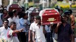 Iring-iringan Peti Jenazah di Pemakaman Korban Bom Paskah Sri Lanka