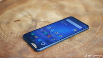 Tepian bodinya mengadopsi lengkungan 3D.  (Foto: detikINET/Adi Fida Rahman)