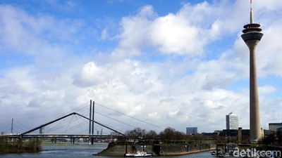 Penampakan Menara Tertinggi di Kota Dusseldorf
