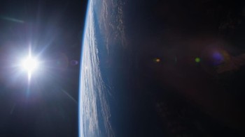 Matahari tenggelam di teluk Meksiko, dijepret pada 2014. Foto: NASA