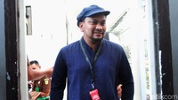 Tompi sempat dipanggil menjadi saksi oleh JPU pada persidangan sebelumnya. Ia mengaku sebelumnya sibuk syuting. 